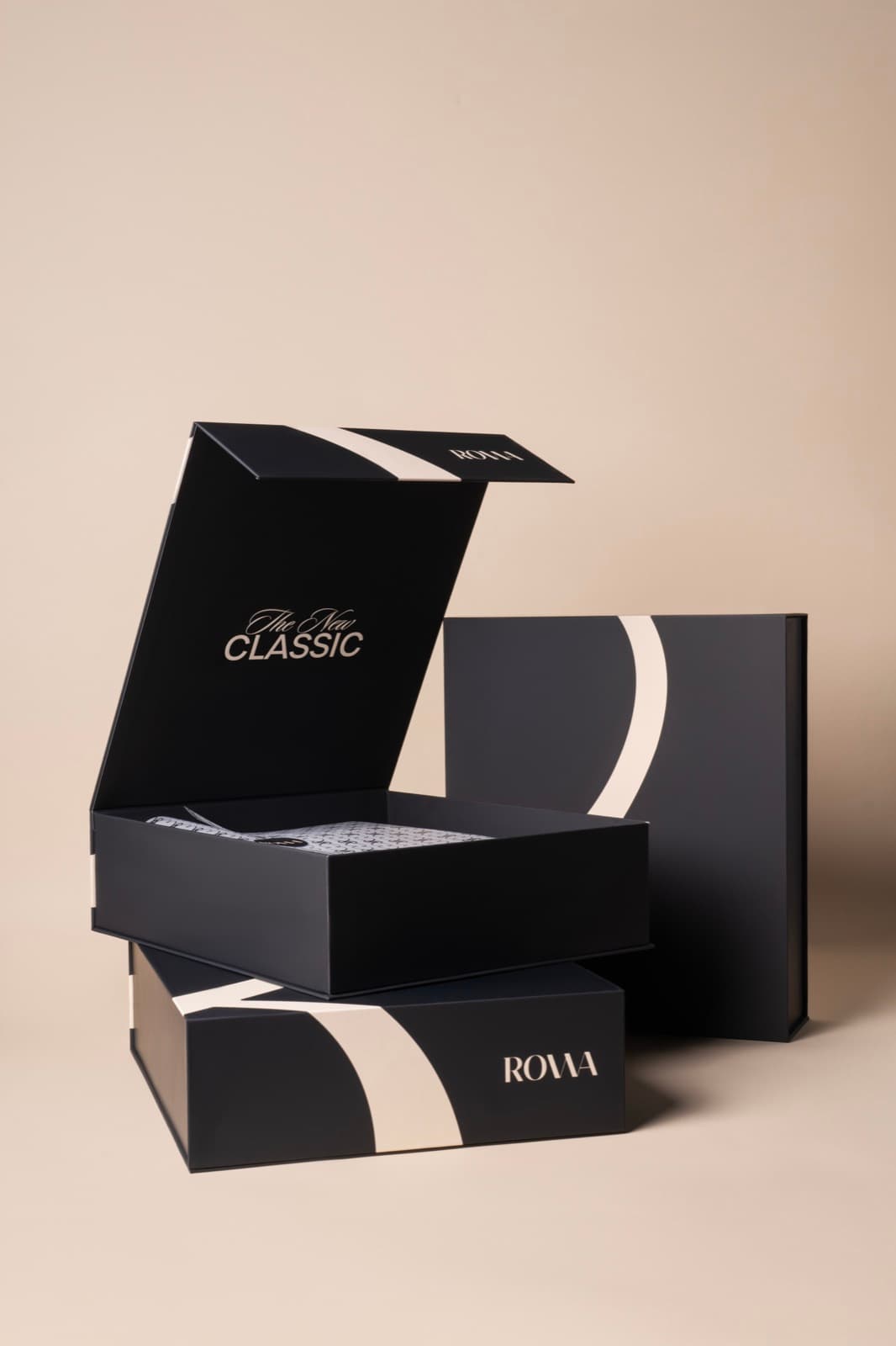Rowa — studio still